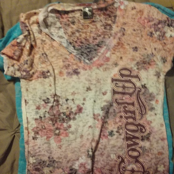 Shirts - Picture 2 of 8